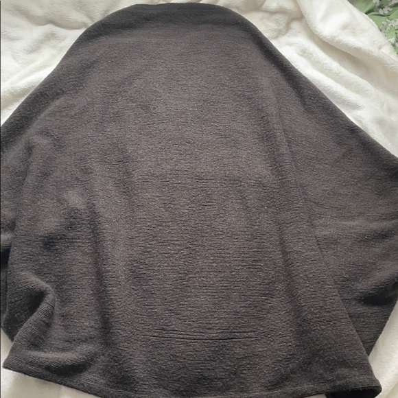 Cute brown poncho - Picture 4 of 7